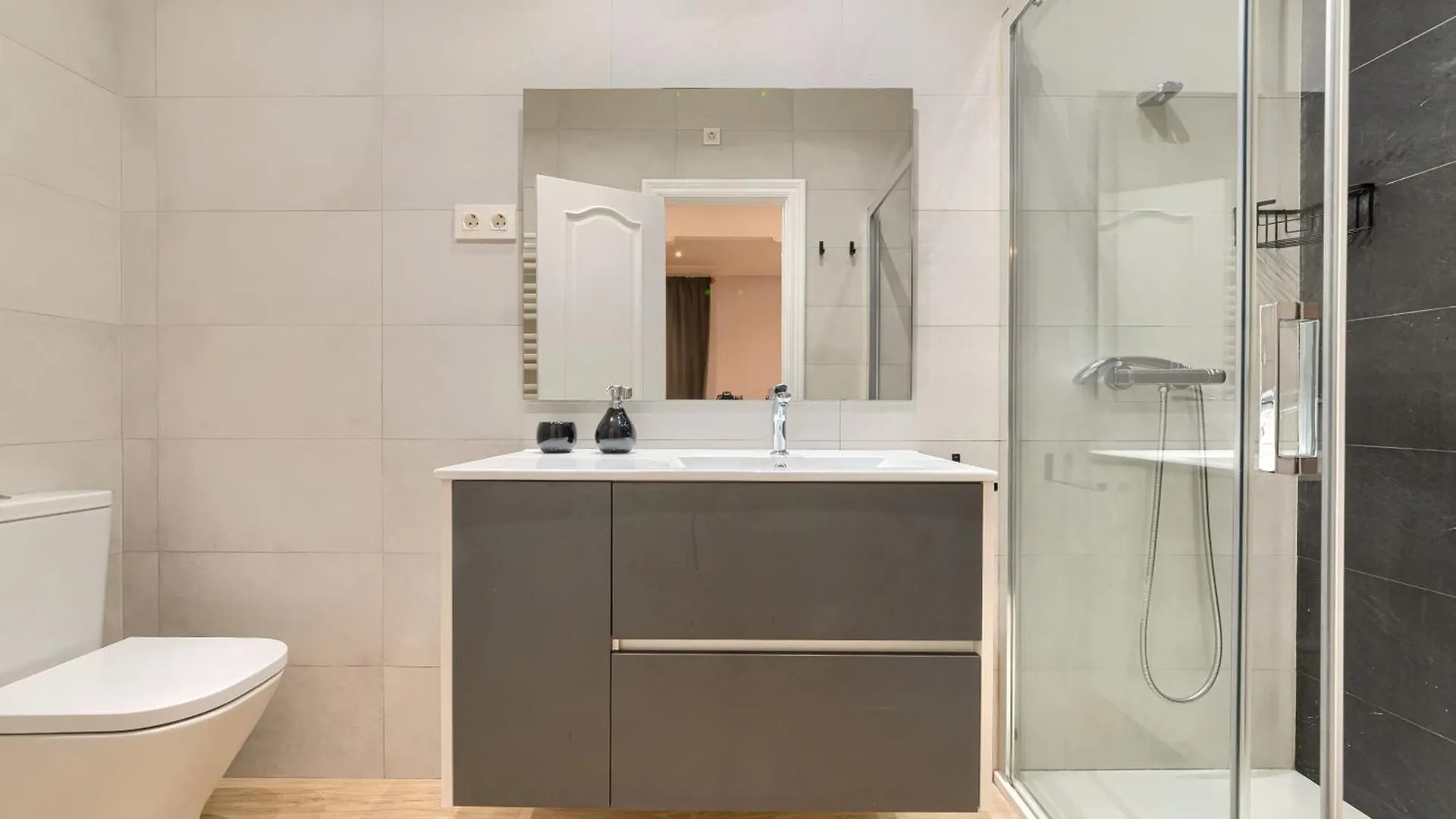 Encantadora Vivienda Turistica A Orillas De La Ria Bilbao 0*,
